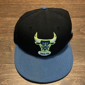 Chicago Bulls - Windy City New Era Fitted Hat